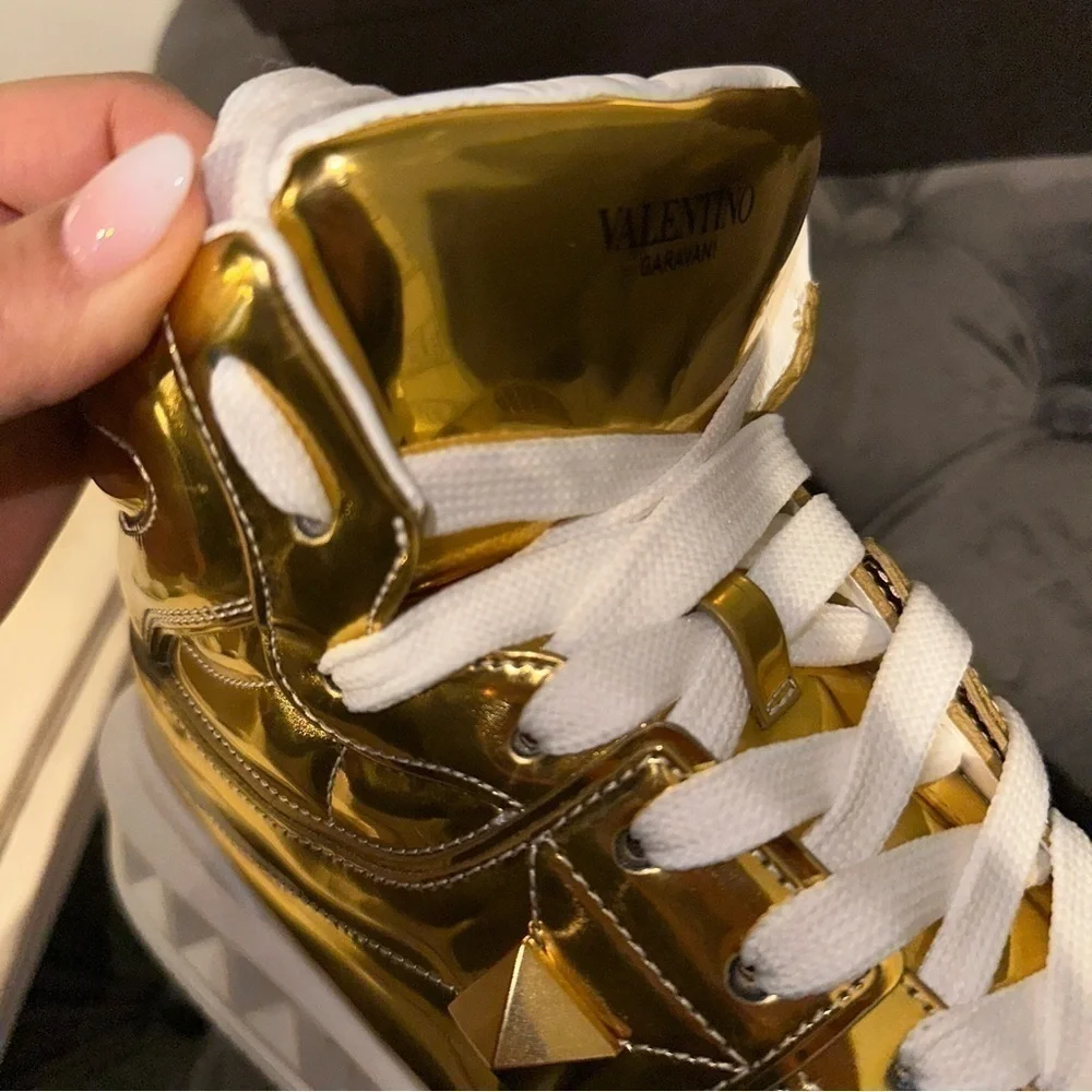 New Size 43 Valentino Garavani Gold Metallic-effect Lace-up Sneakers